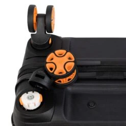 Convertible - Large (Black) -IT Luggage Shop 33308 UK16 3147 08BlackSSWheelsbottom2 29df1e3d 875e 4450 8088 bd5171361e38