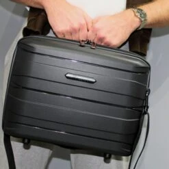 IT Luggage Momentous - Vanity Case (Black) 10 IT Luggage Momentous - Vanity Case (Black) -IT Luggage Shop 3 f004b03a 36e1 4670 abb8 70679516df3e